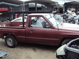 1987 TOYOTA PICK UP STD MODEL REGULAR CAB 2.4L CARBURETOR MT 2WD COLOR MAROON Z14612