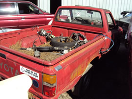 1985 TOYOTA PICK UP TRUCK REGULAR CAB STANDARD MODEL 2.4L CARBURETOR MT 4 SPEED 2WD COLOR RED Z14634