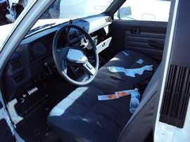 1987 TOYOTA PICK UP REGULAR CAB STD MODEL 2.4L CARBURETOR AT 2WD COLOR WHITE Z14641
