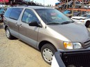 1998 TOYOTA SIENNA COLOR-GOLD STK# Z10093